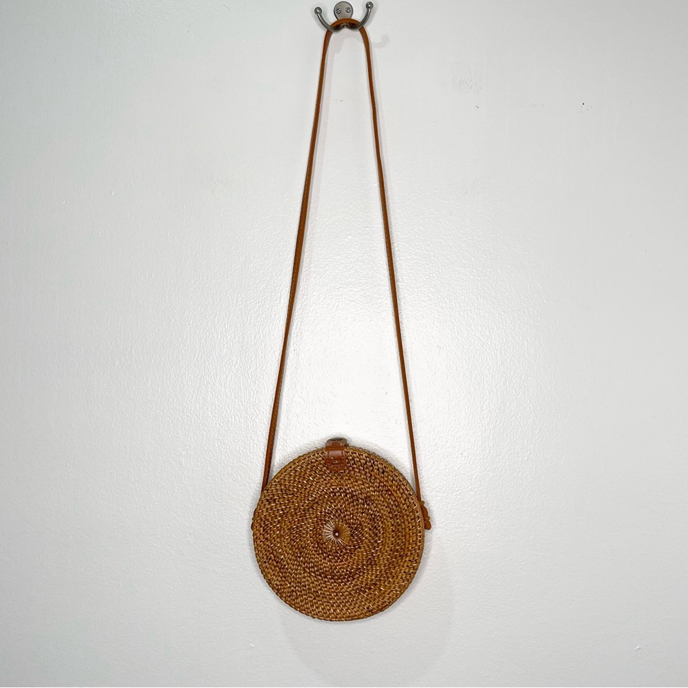 Round Woven Bali Rattan Crossbody Bag - Picture 2 of 5